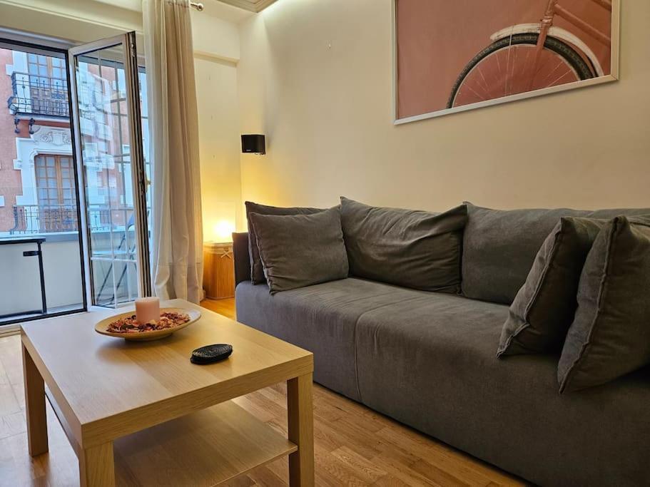 636A Gran Apartamento En Pleno Centro Oviedo Buitenkant foto